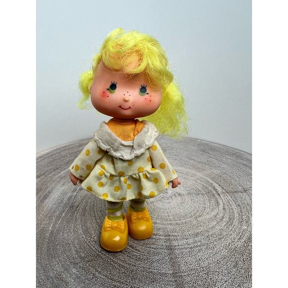Vintage Strawberry Shortcake Doll Lemon Meringue with Outfit and Shoes 1980s - Picture 2 of 7